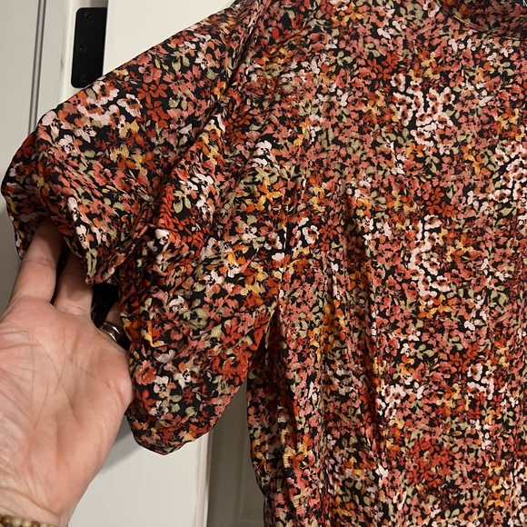 Super Colourful Puffy Sleeved Blouse - Picture 8 of 8